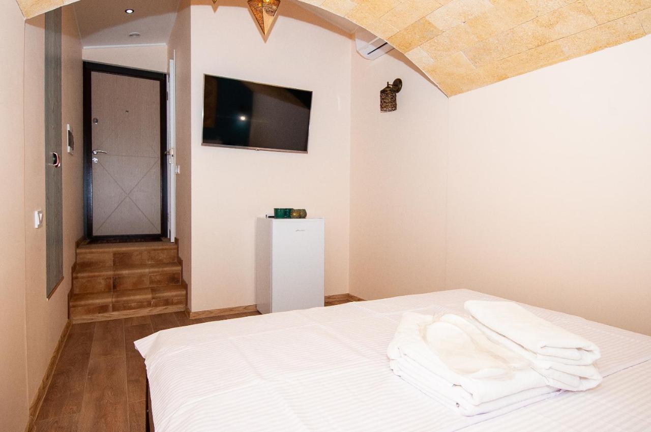Suites On Chaikovskogo Одеса Екстериор снимка