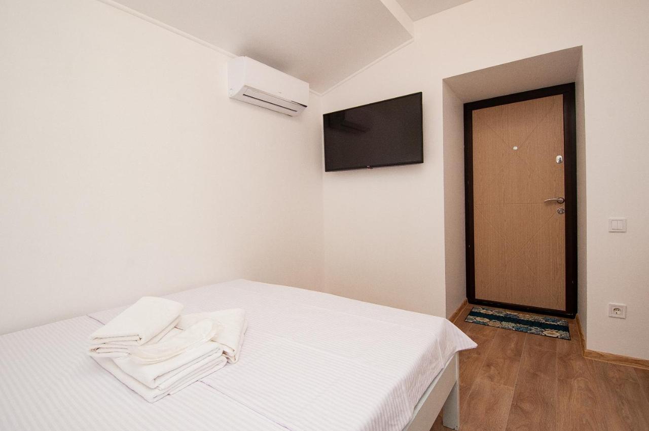 Suites On Chaikovskogo Одеса Екстериор снимка