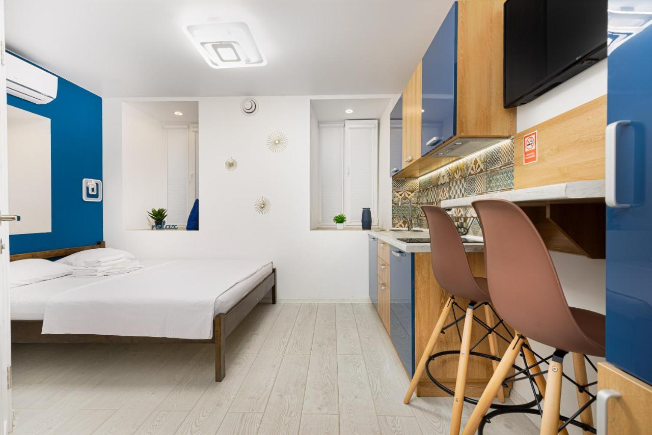 Suites On Chaikovskogo Одеса Екстериор снимка