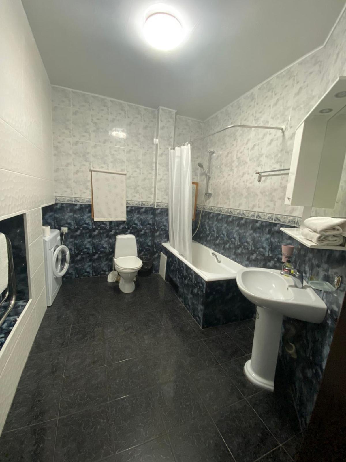 Suites On Chaikovskogo Одеса Екстериор снимка